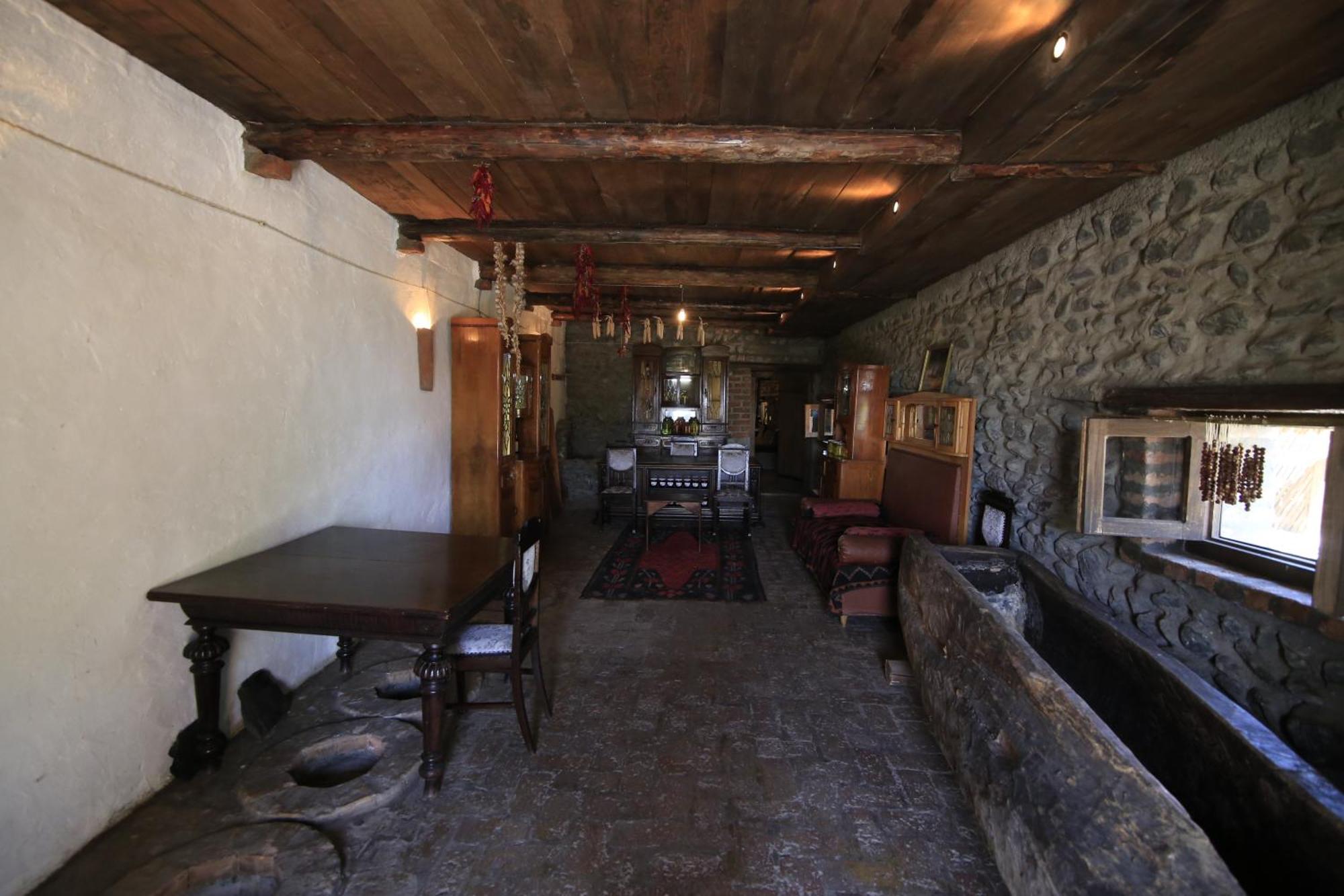 Tkhilistskaro Chateau Bruale מראה חיצוני תמונה