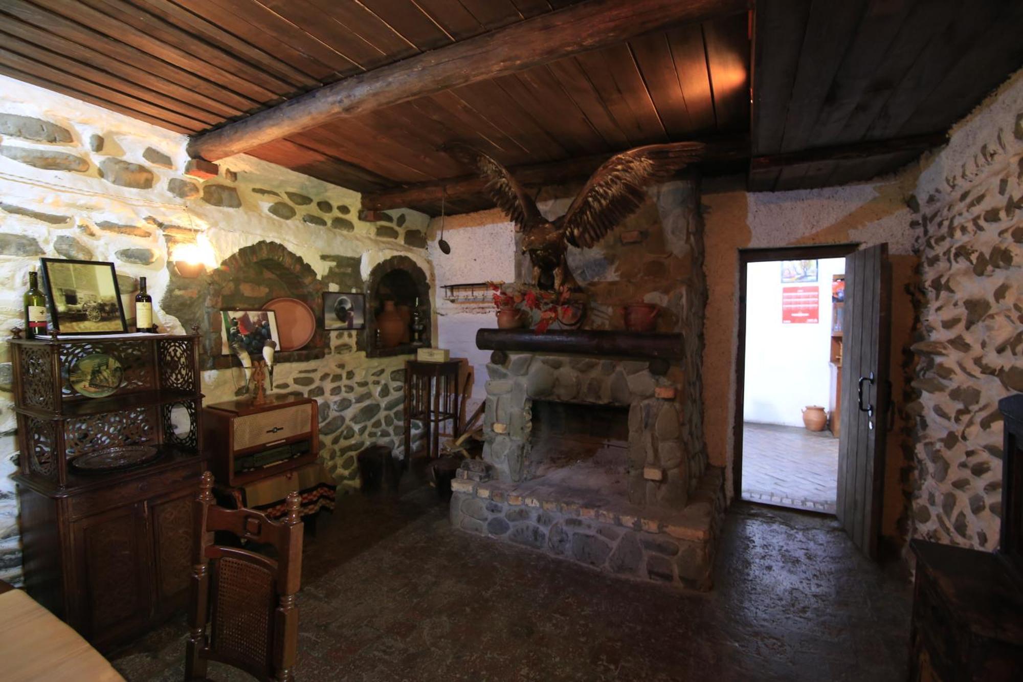 Tkhilistskaro Chateau Bruale מראה חיצוני תמונה